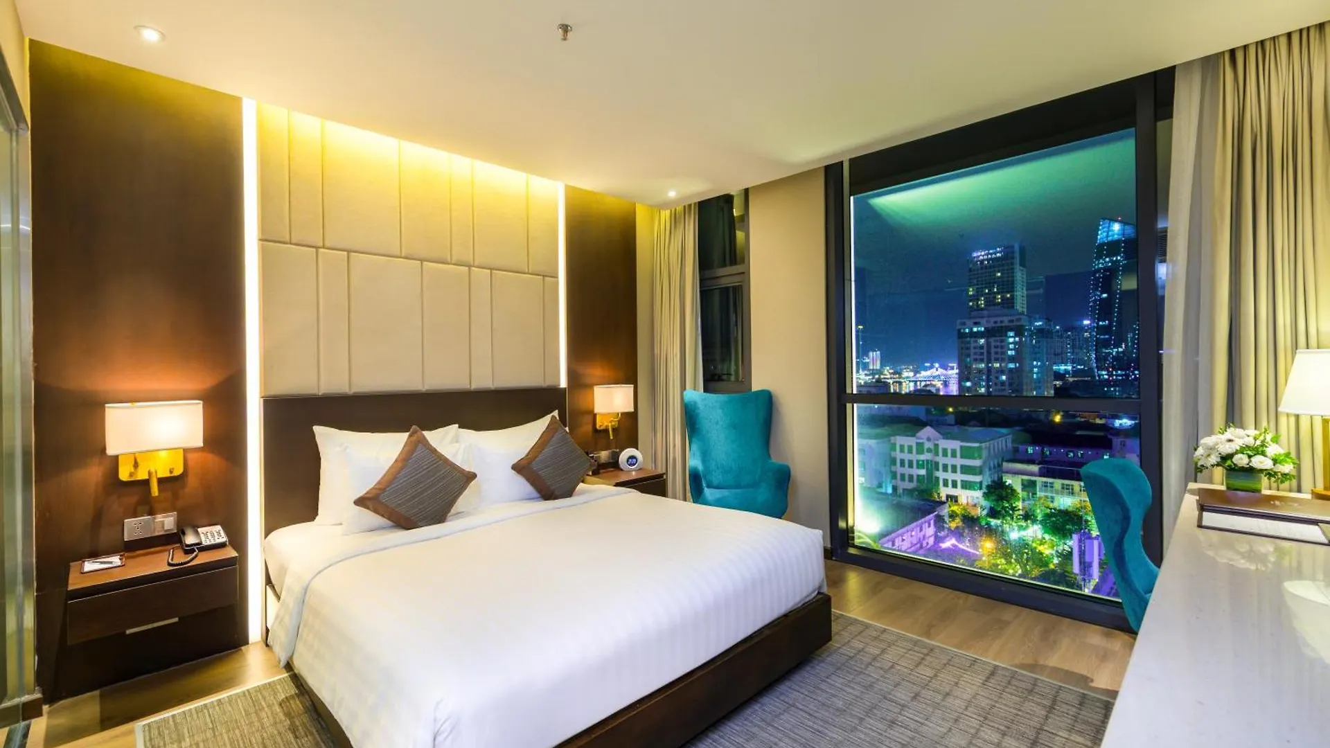 New Orient Hotel Da Nang 4*,